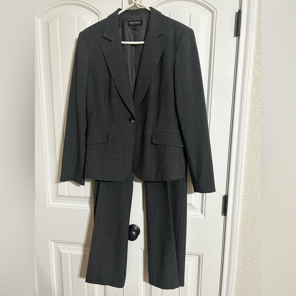 John Meyer 2 piece Women’s Suit